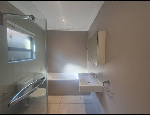 3 BEDROOM APARTMENT FOR SALE IN IZINGA ESTATE
